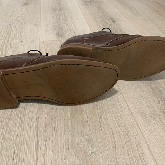 Men’s size 11M wing tip brown dress shoes cole Haan